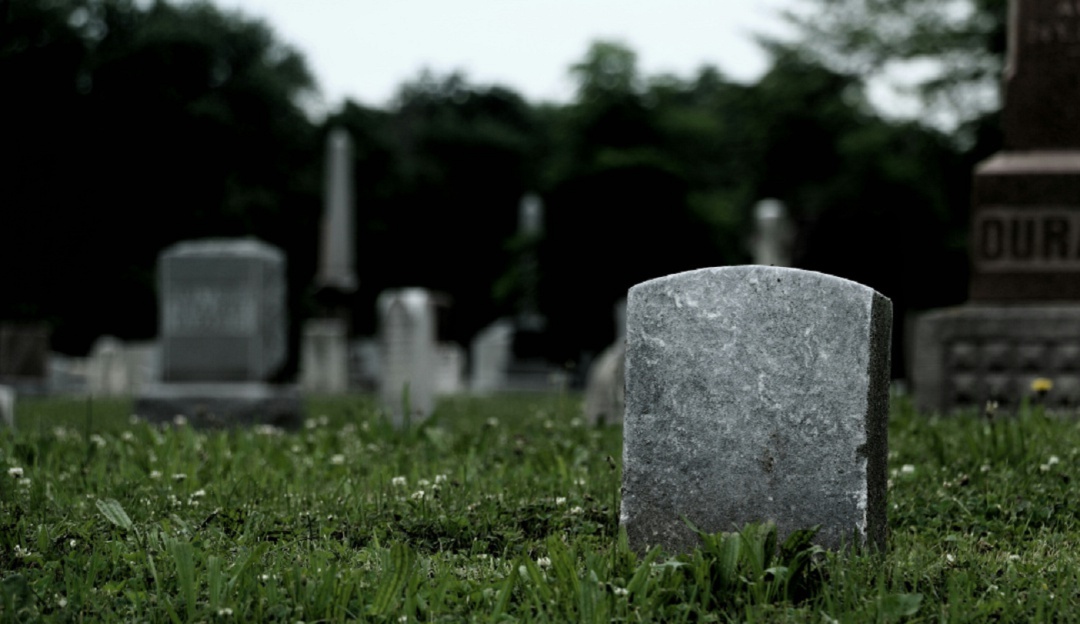 denuncia tobo aquitania cementerio lápidas: Denuncian robo de lápidas en cementerio de Aquitania