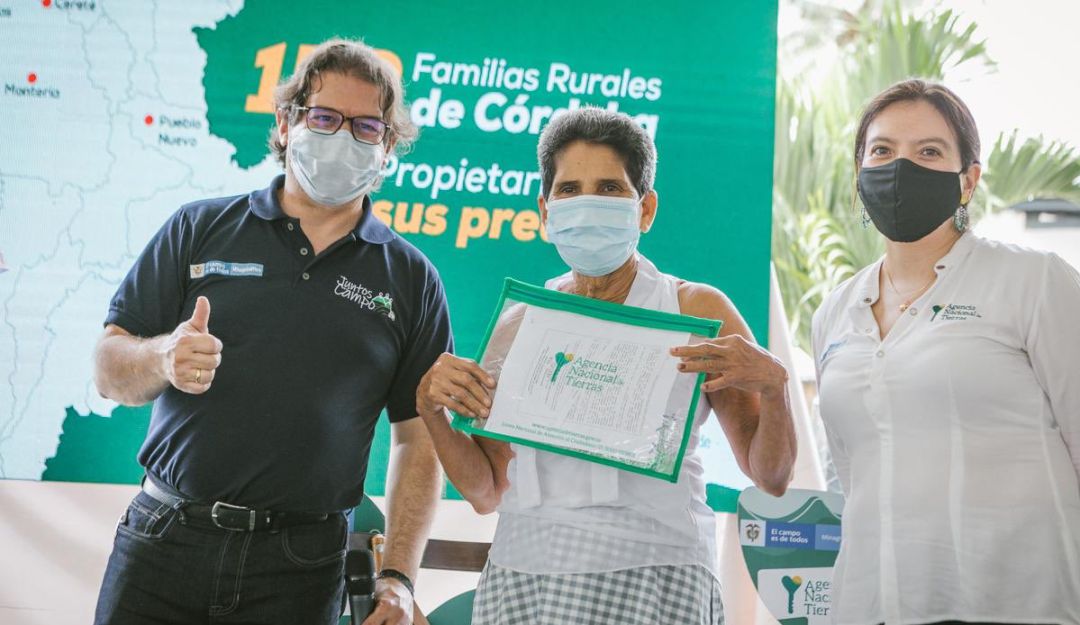 predios agencia nacional de tierras ministerio de agricultura titulos: 152 familias rurales de Córdoba se convirtieron en dueñas de sus predios