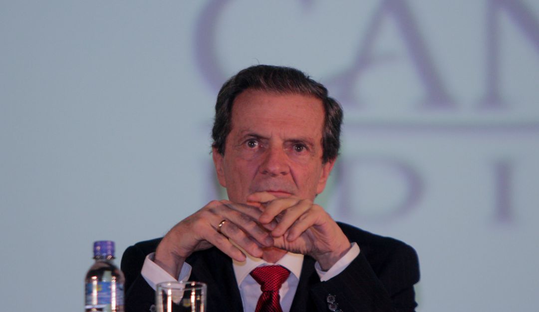 Fernando Londoño debe devolver acciones de Invercolsa