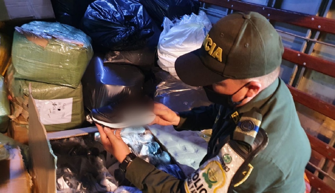 Cayó en Cali cargamento de calzado chino para navidad: Cayó en Cali cargamento de calzado chino para navidad