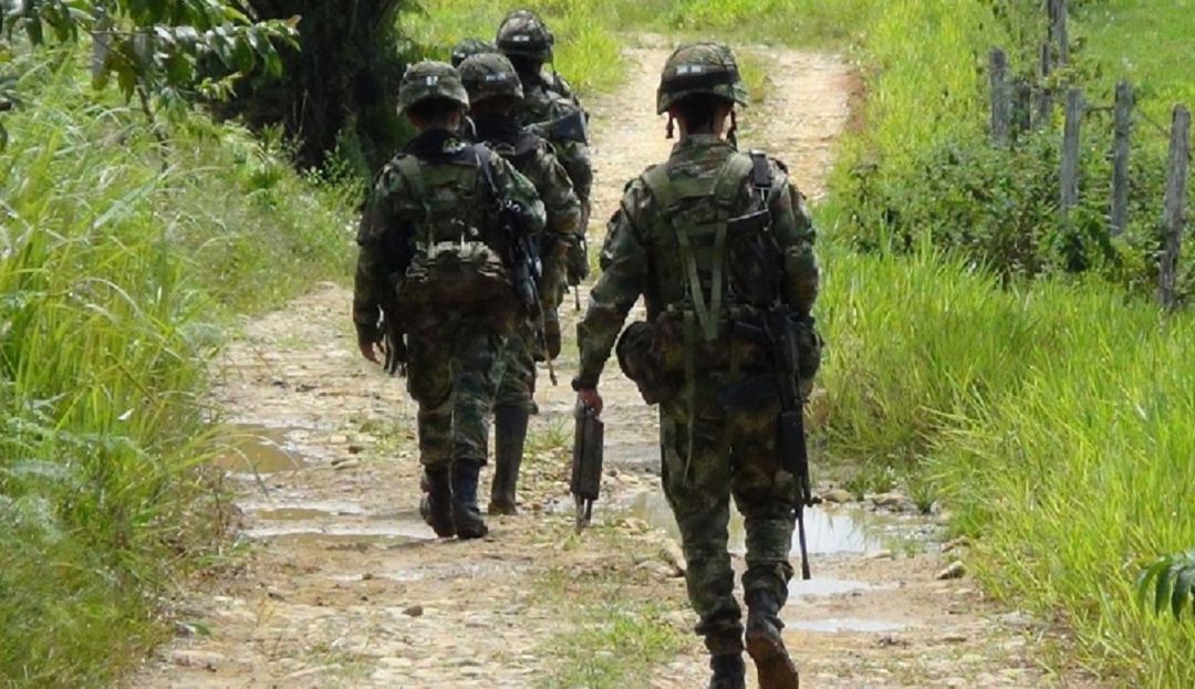 Frustran quema de vehículos en Zaragoza Antioquia: Ejército evitó que incineraran maquinaria amarilla de la ANI en Zaragoza