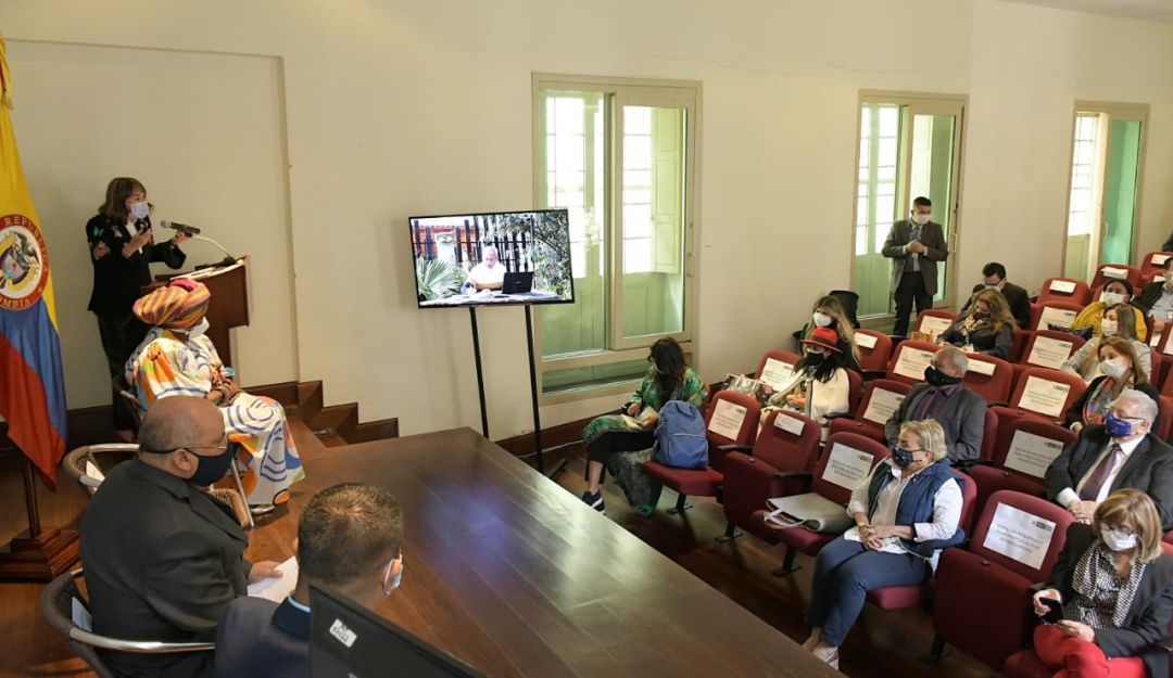 Lideres sociales: Gobierno puso en marcha escuela de formación para líderes sociales