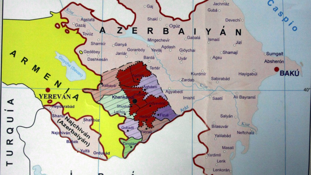 Gobierno colombiano pide solución pacífica de conflicto Armenia-Azerbaiyán