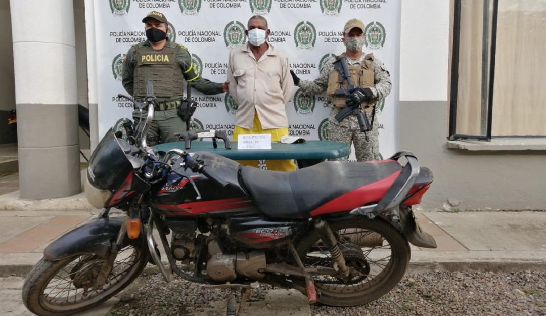 Grafitis Autodefensas Gaitanistas en Bolívar: Cae presunto responsable de grafitis alusivos a las autodefensas en Bolívar