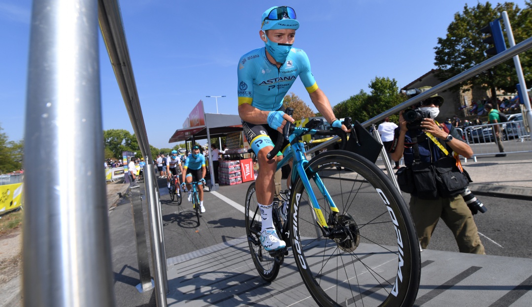 Supermán López operado Giro: 'Supermán' López, operado tras la fuerte caída que sufrió en el Giro