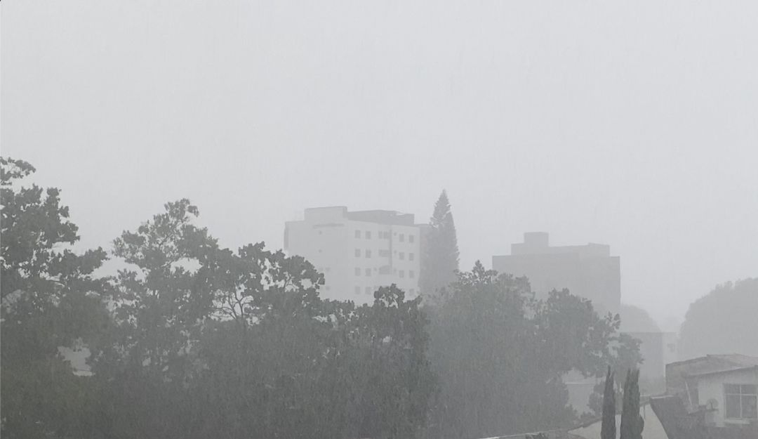 226 rayos cayeron en el Valle de Aburrá, durante una fuerte tormenta: 226 rayos cayeron en el Valle de Aburrá durante una fuerte tormenta