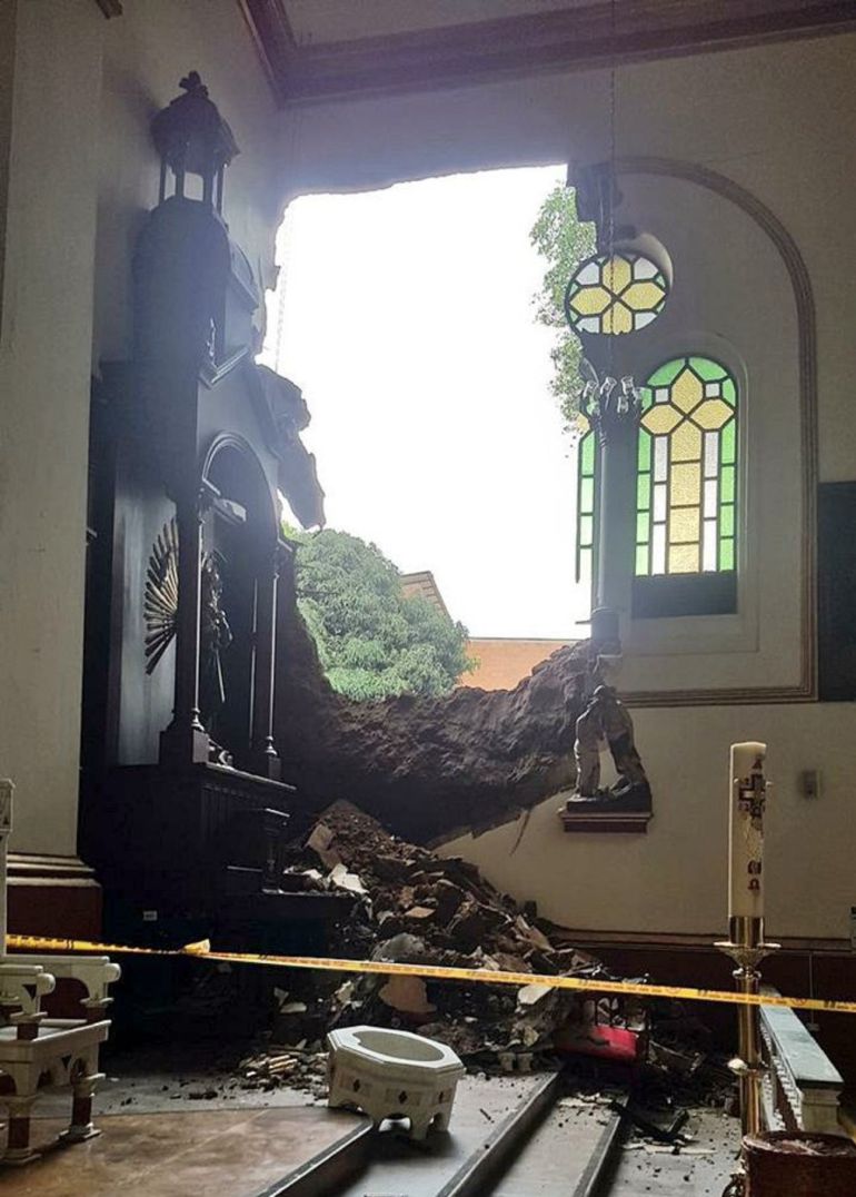 iglesia, medellín, muro, colapso: Por colapso de un muro, cierran indefinidamente iglesia de La América