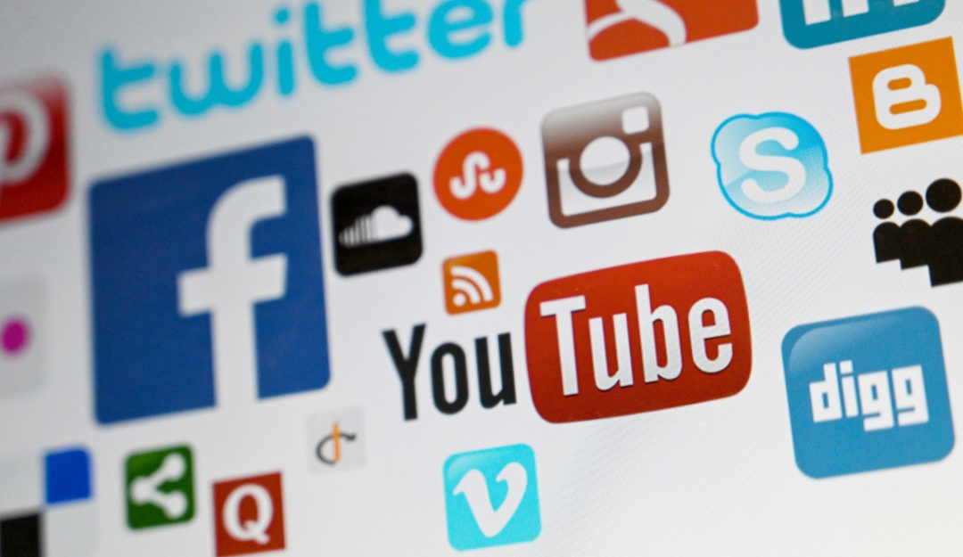 Adicción redes sociales: Uso de las redes sociales diario suma más de 10.000 millones de horas