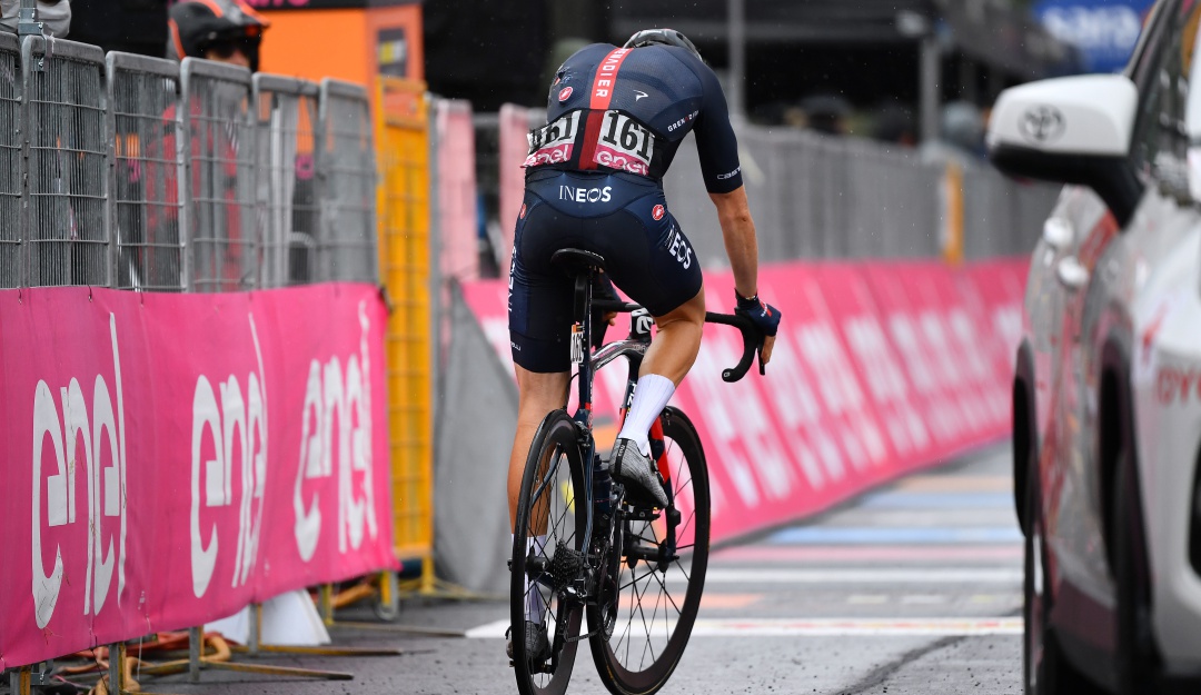Geraint Thomas retiro Giro: Geraint Thomas se retiró del Giro tras la caída sufrida en la tercera etapa