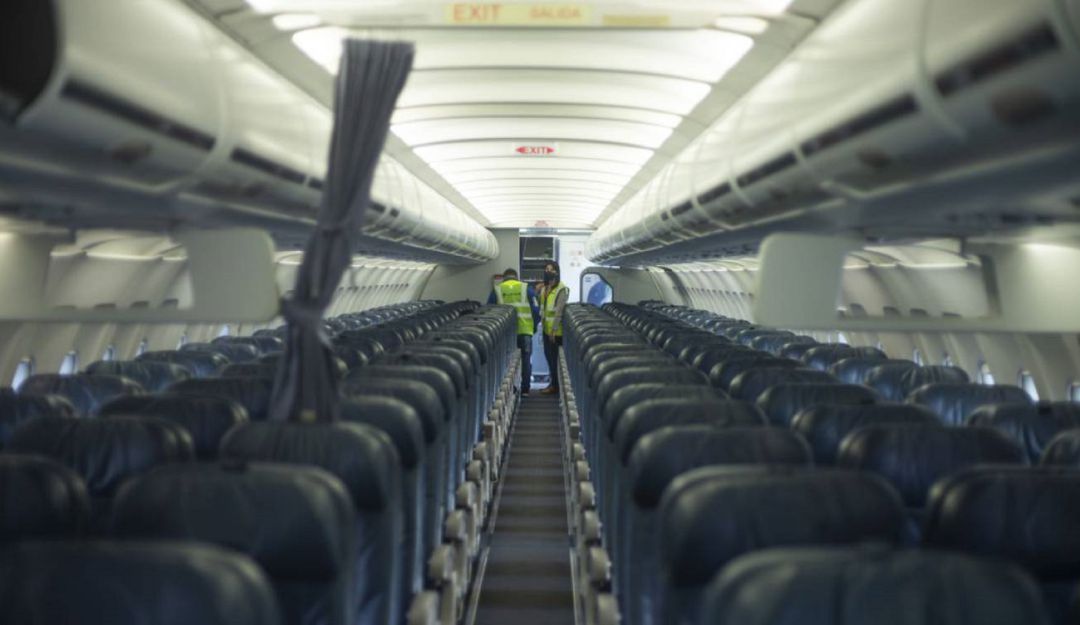 Sanciones para aereolineas: Gobierno advierte multas a aerolíneas que traen pasajeros con Covid