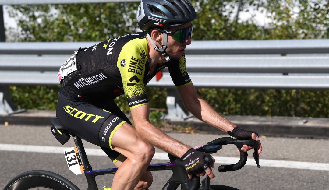 Simon Yates retiro Giro: Simon Yates se retiró del Giro de Italia tras dar positivo por COVID-19