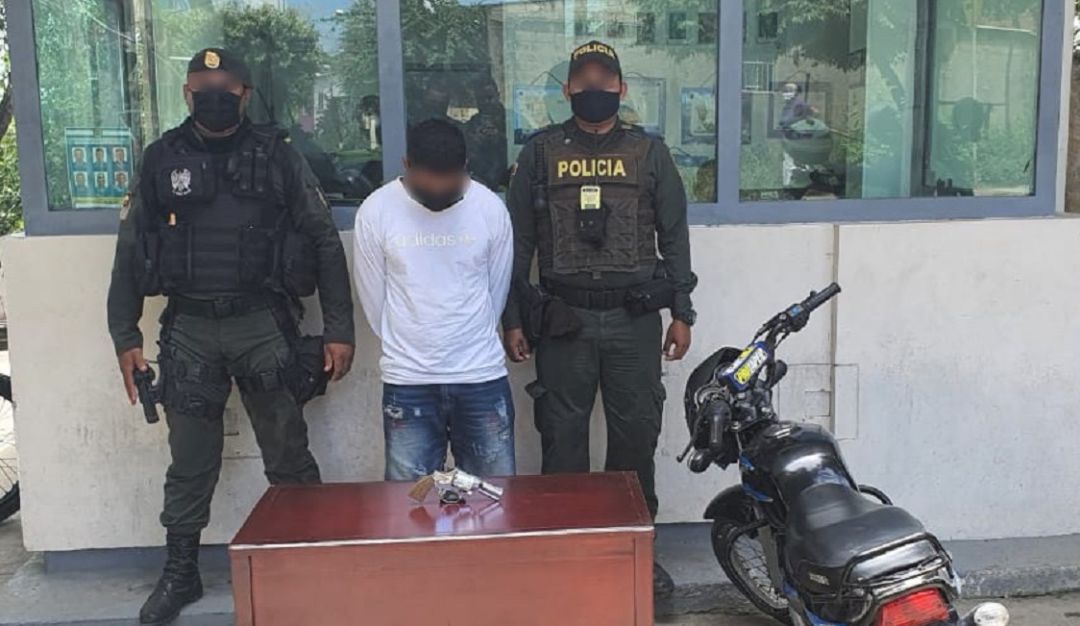 Policía en Cartagena: Capturado con un arma de fuego presunto delincuente en Cartagena
