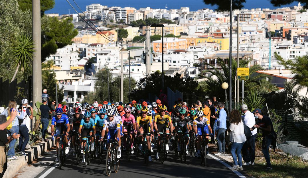 Giro de Italia 2020 coronavirus: Se retiran dos equipos del Giro de Italia por casos de coronavirus