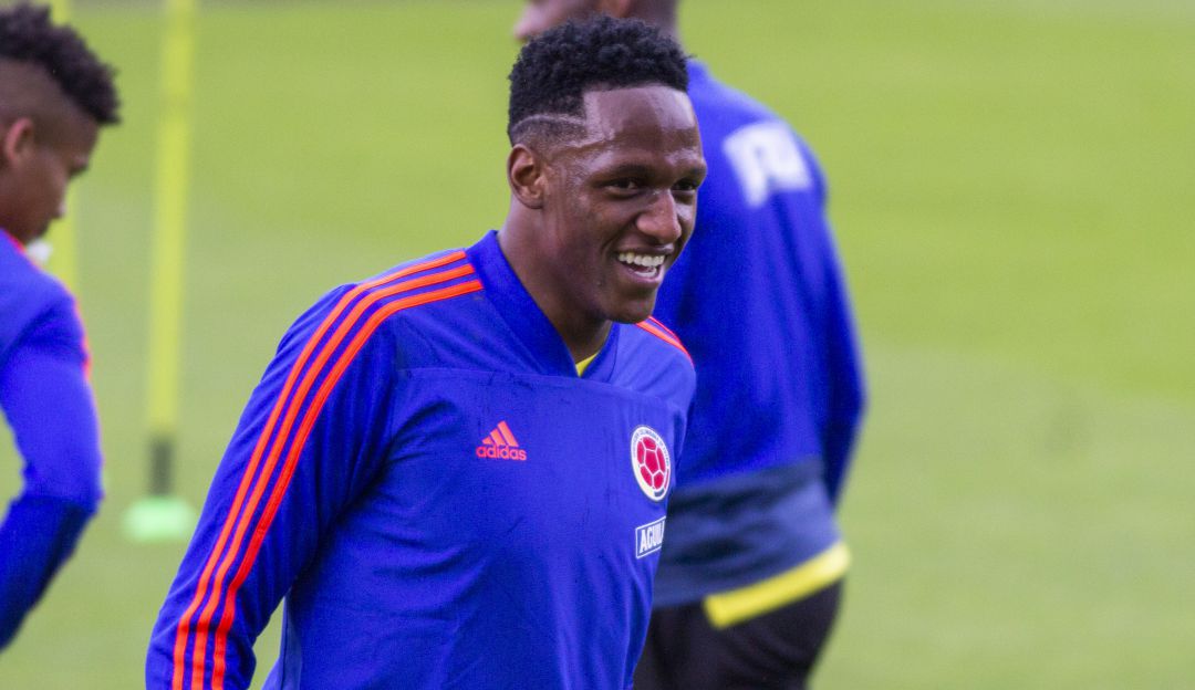 Yerry Mina bailando: Yerry Mina bailó tan bien ‘El pirulino’ que lo felicitó hasta Miguel Varoni