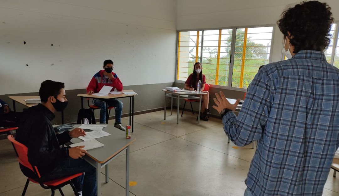 Colegios de Antioquia: En Antioquia entregan kit de bioseguridad a más de 3 mil colegios