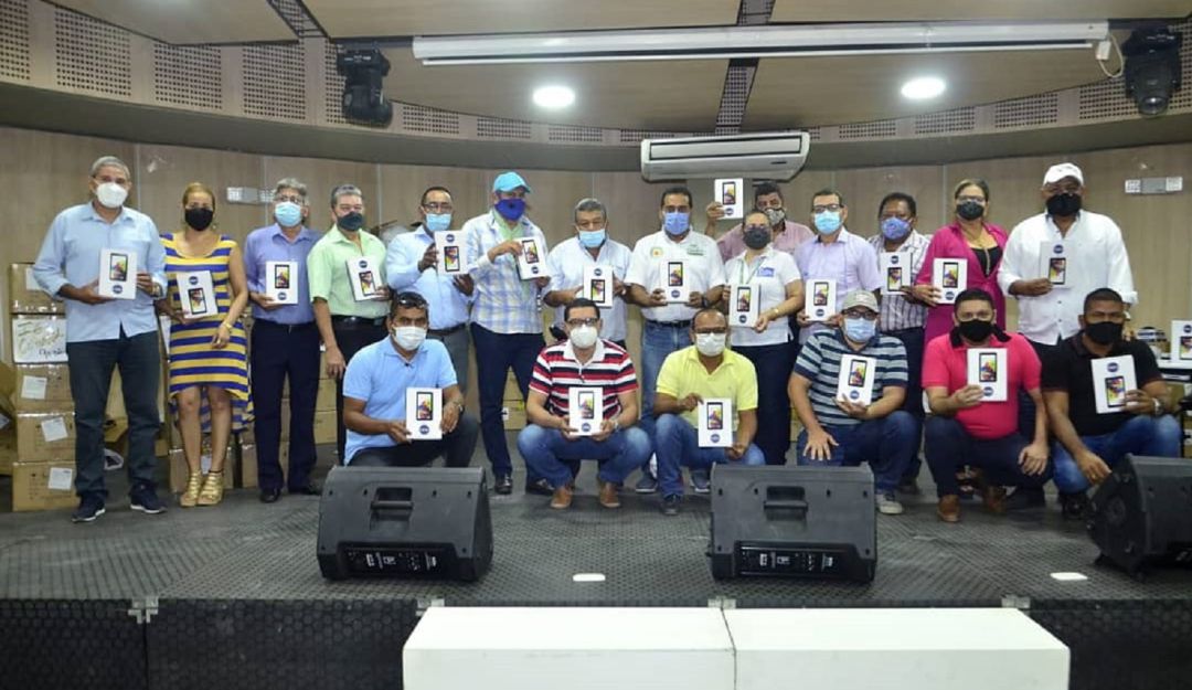 Entrega de tabletas en Magangué Bolívar: Entregan 2.500 tabletas en Magangué para desarrollar clases virtuales