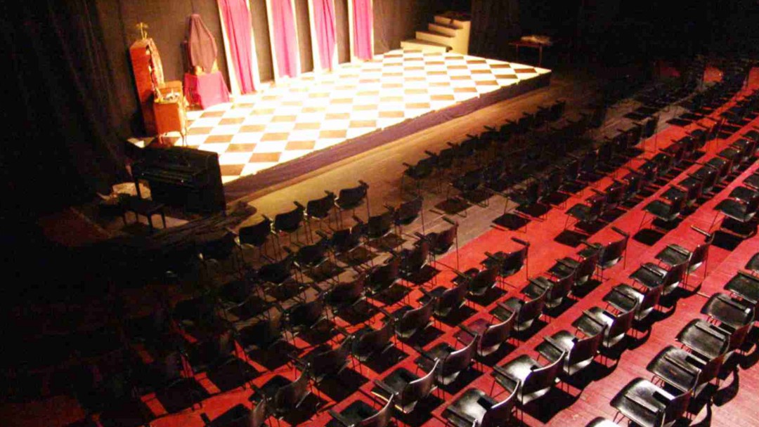 Luego de siete meses, se abre el telón del Pequeño Teatro