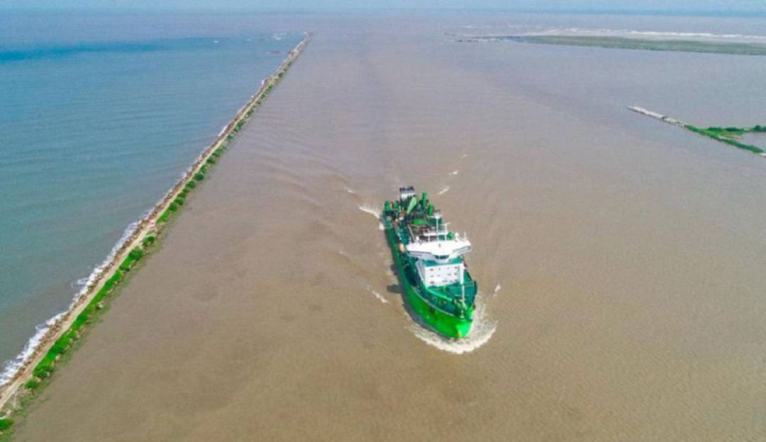RESTRICCIONDES EN EL CANAL DE ACCESO EN BARRANQUILLA: Desde hace 4 días buque espera para ingresar al Puerto de Barranquilla