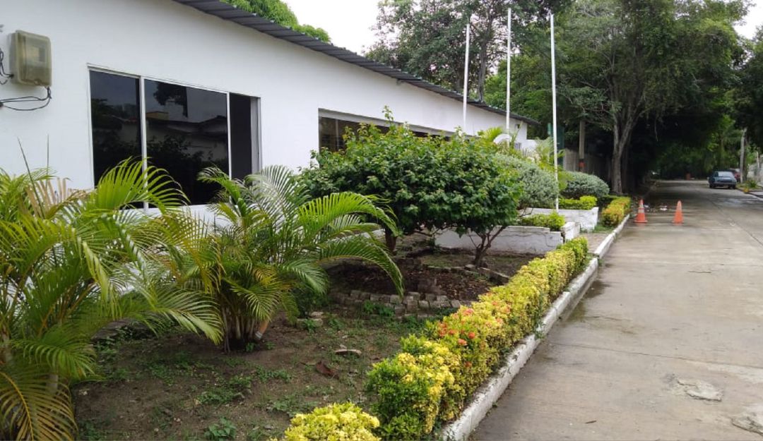 Cárcel de Crespo en Cartagena: Intentan atacar vehículos cerca a "cárcel" de Crespo en Cartagena