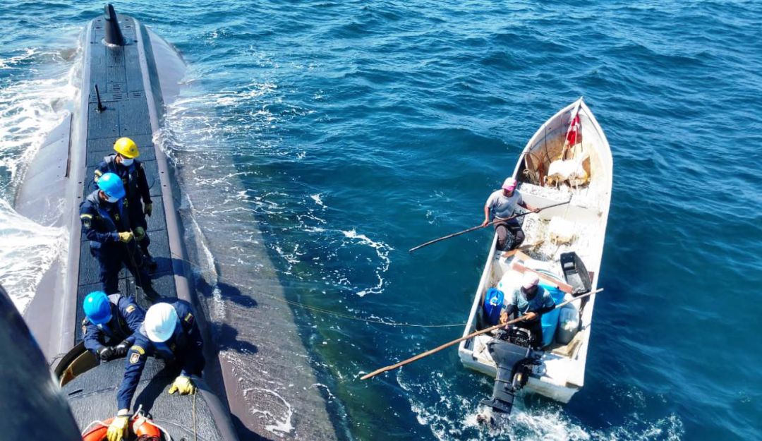 Submarino pescadores Cartagena: Submarino de la Armada encuentra pescadores a la deriva cerca a Cartagena