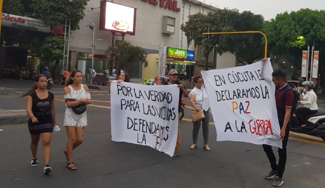 Centro Democratico busca Tumbar la Justicia Especial para la Paz: Partido Farc convoca a salir a las calles por propuesta para derogar la JEP