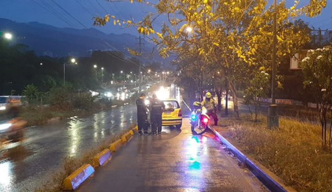 Bucaramanga accidentes de tránsito carril exclusivo Metrolínea: No para la invasión del carril exclusivo de Metrolínea