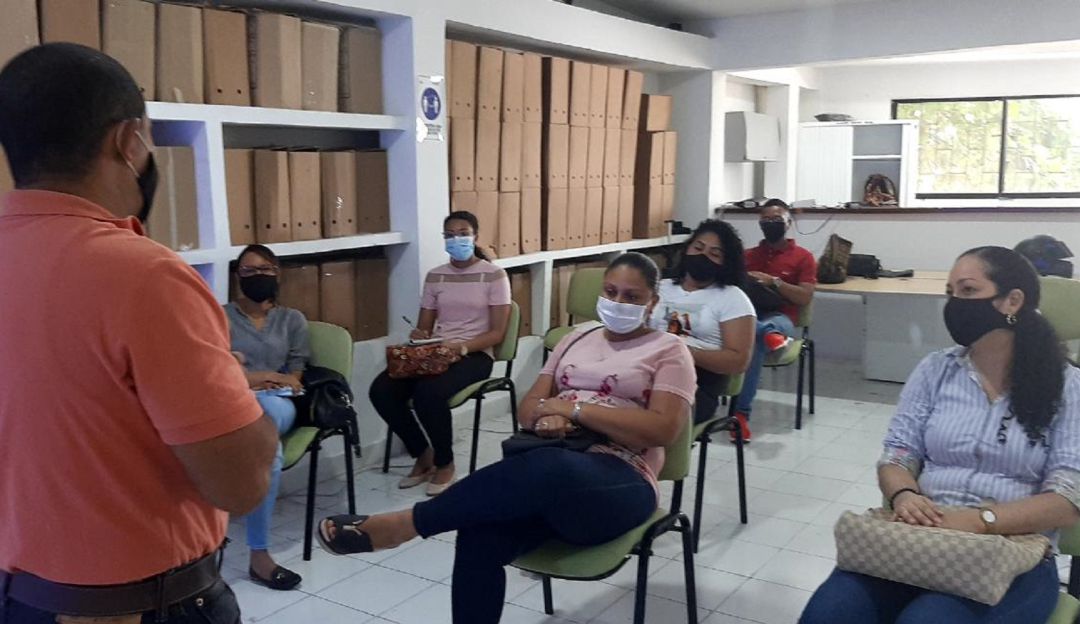 Capacitación en Cartagena: Empleados del distrito reciben capacitación en Cartagena