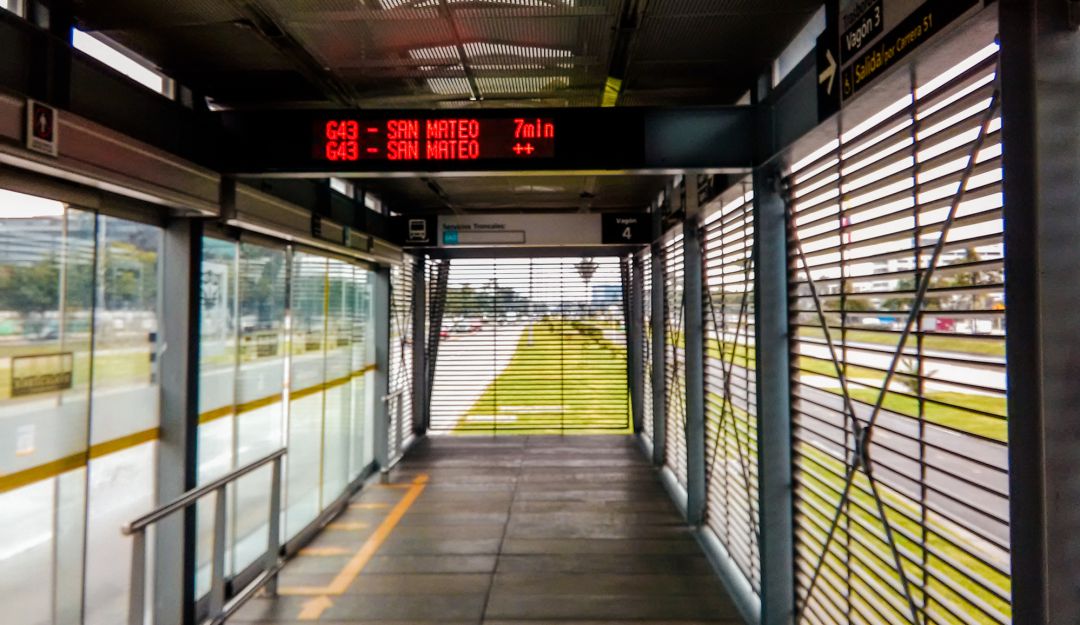 TransMilenio: Capacitan a funcionarios de TransMilenio para ayudar a personas ciegas