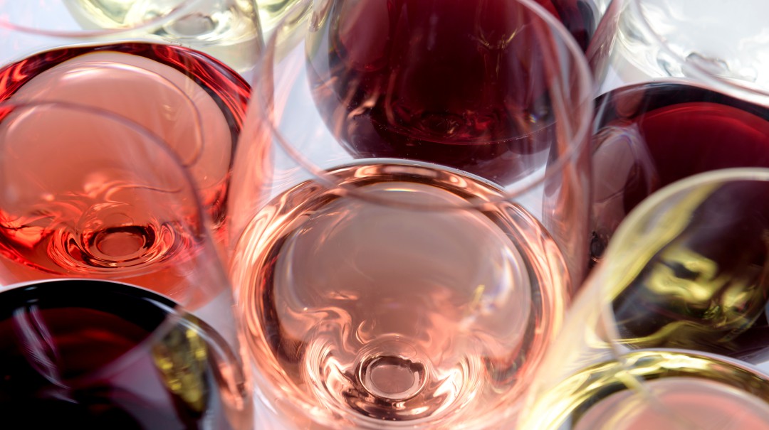 Conozca las recomendaciones de los expertos para elegir un buen vino