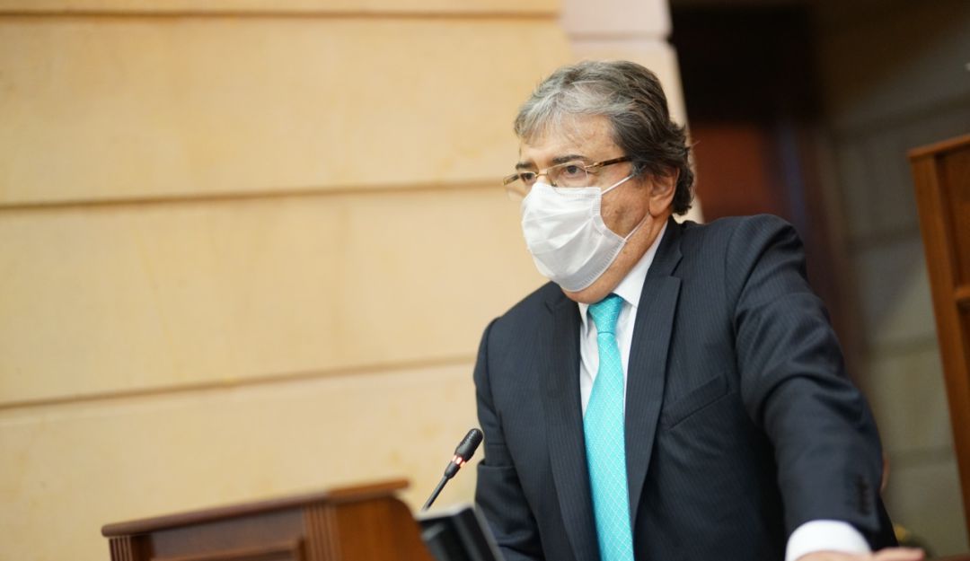 La oposición se retiró de la sesión al momento de votar la proposición que pedía no realizar el debate de moción de censura.