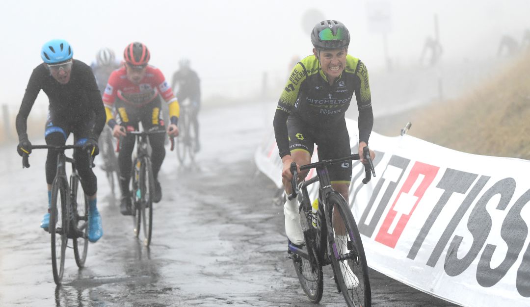 Vuelta a España 2020: Esteban Chaves: "Ha sido un día bastante duro y con frío"