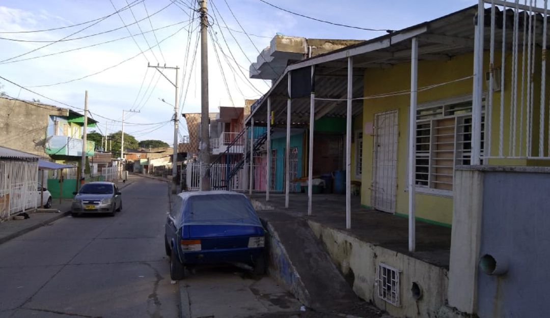 Mal parqueo en Cartagena: Quejas por mal parqueo en el barrio Las Brisas de Cartagena