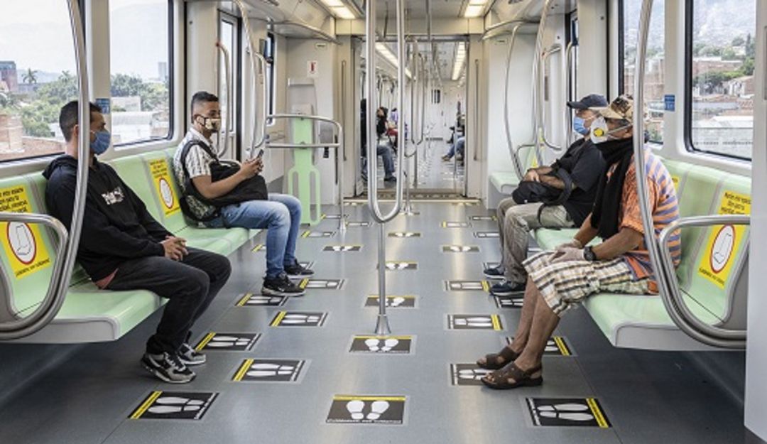 Metro de Medellín retiró señalética de bioseguridad: Metro de Medellín retiró señalética de bioseguridad