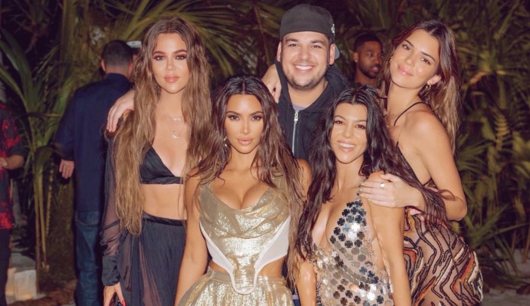 Kim Kardashian fiesta cumpleaños: Excéntrica fiesta de Kim Kardashian termina en mensaje de humildad