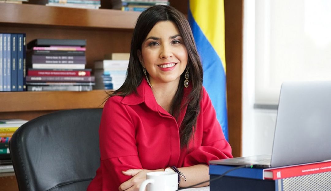 María Victoria Angulo, Ministra de Educación