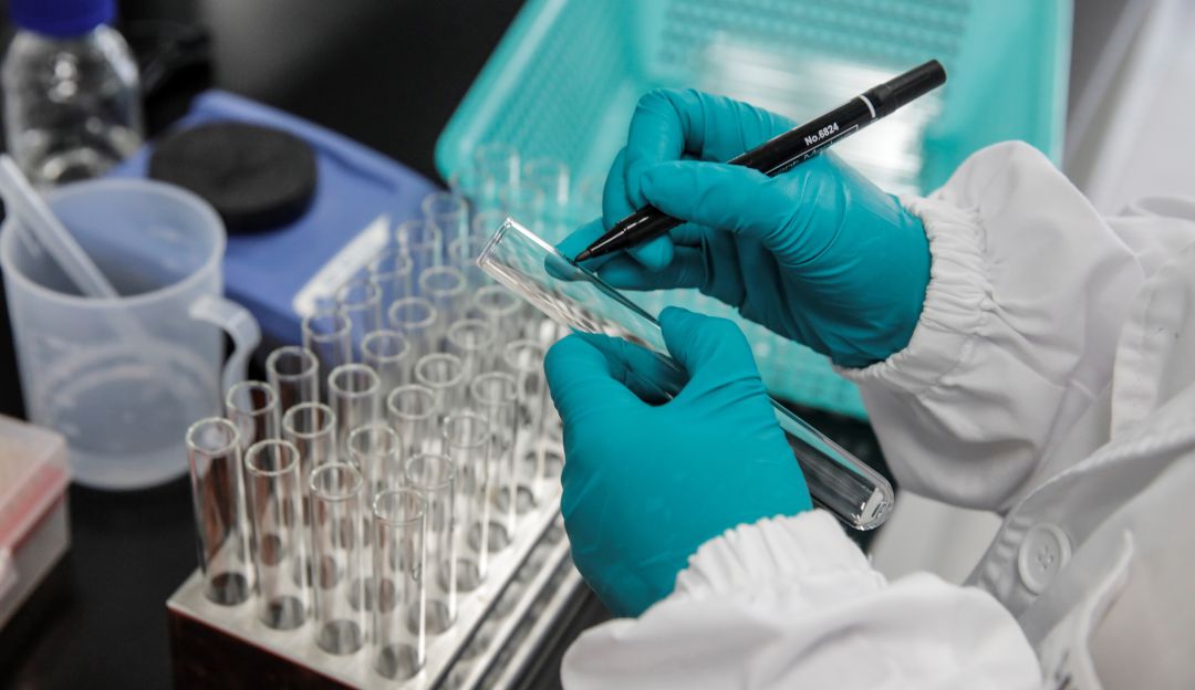 Vacunación Sanofi y GSK: Sanofi y GSK donarán 200 millones de vacunas a iniciativa COVAX