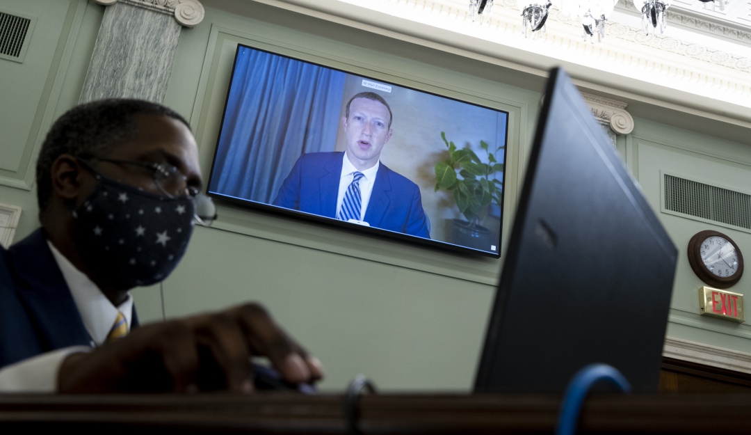 Legislación Facebook y Twitter: Facebook y Twitter se enfrentan contra el senado de EE.UU.