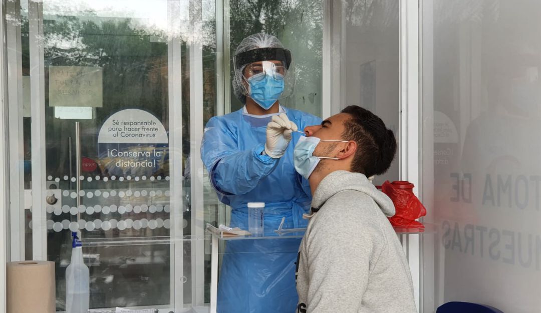 Instalan cabinas en Medellín para realizar pruebas gratuitas de coronavirus