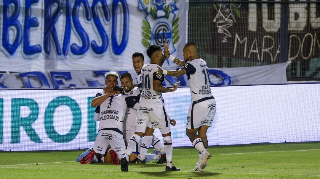 Goles colombianos en el regreso del fútbol argentino