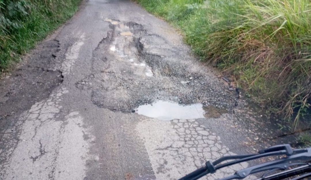 Alcalde en Antioquia acude a la solidaridad para arreglar vía: Alcalde en Antioquia acude a la solidaridad para arreglar vía
