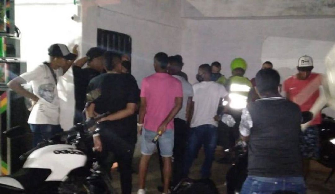 Violación de toque de queda: “No estábamos ingiriendo licor”: concejal sorprendido en “covid-fiesta”