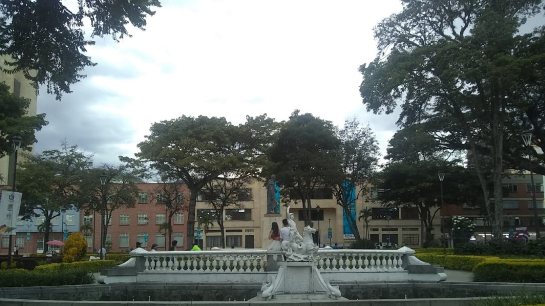 Listo convenio para la instalación del alumbrado navideño en Ibagué