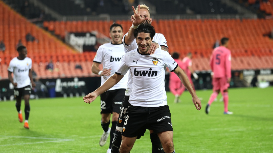 Valencia goleó al Real Madrid con tres anotaciones de penal