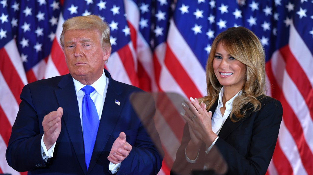 Melania Trump pide garantizar transparencia en elecciones en EE.UU.