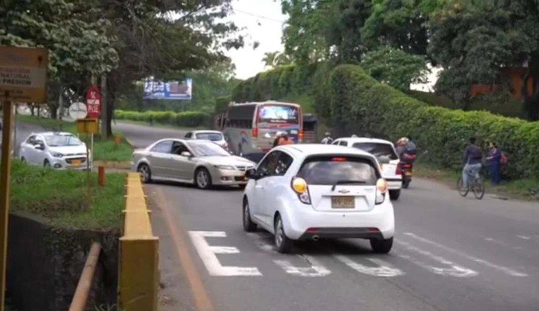 Propuestas para el cruce en El Tigre en Pereira: Gobernador de Risaralda pide quitar reductores de velocidad en El Tigre