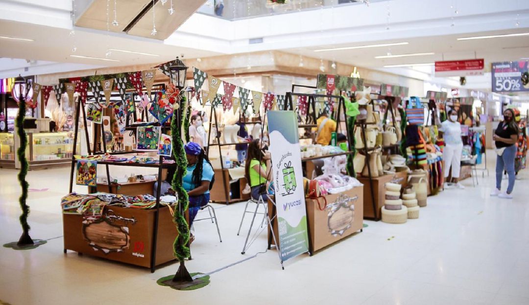 Artesanos de Bolívar: Artesanos de Bolívar ofrecen sus productos en una feria en Cartagena