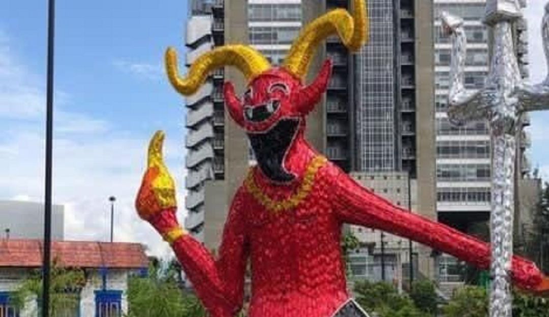 Polémica por imagen del diablo en alumbrado navideño de Medellín: Polémica por imagen del diablo en alumbrado navideño de Medellín