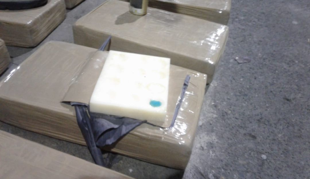 Cocaína en contenedor en puerto de Buenaventura: En cajas de frutas hallan en Buenaventura más de una tonelada de cocaína