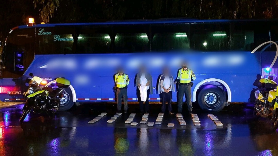 Incautan 25 kilos de marihuana en un bus de servicio público en Pereira