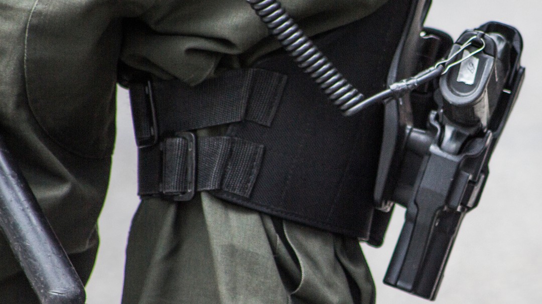 Investigan a policías que fueron descubierto teniendo relaciones en turno